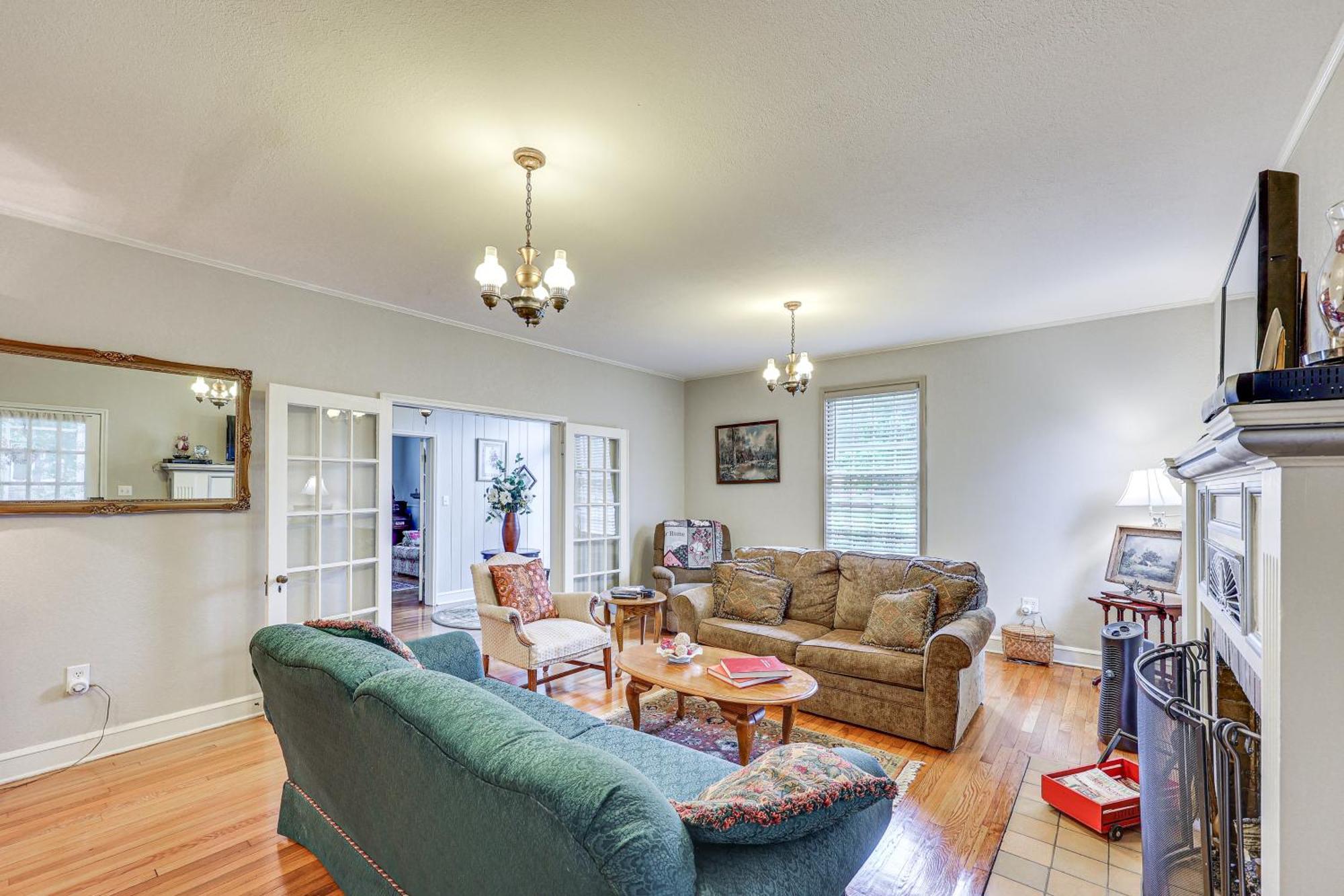 Delightful Retreat With Fireplace And Large Yard! Eksteriør billede